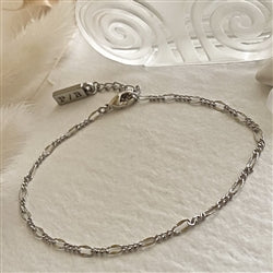 Figaro Flat Link Patterned Chain Bracelet